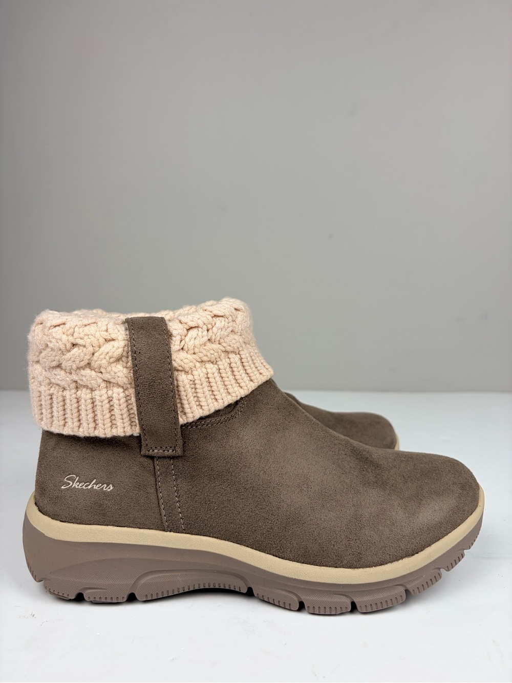 Skechers Easy Going Cozy Weather Womens 8.5 Taupe Microsuede Sweater Boots
